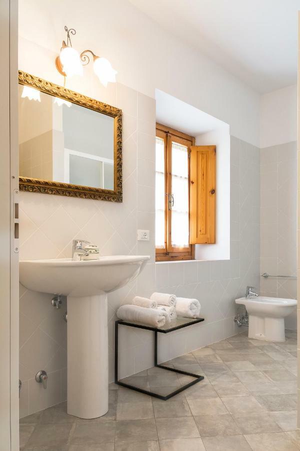 Agriturismo Podere Rondinaio ランポレッキオ エクステリア 写真